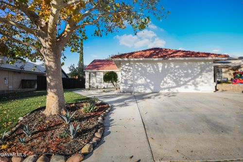 3649 Scherer Dr, Rosamond, CA, 93560-6694 | Card Image