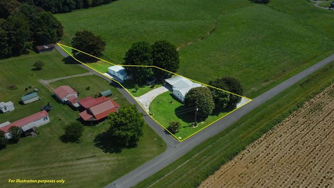 2108 Duncan Rd, Home with 3 bedrooms, 3 bathrooms and null parking in Fountain Run KY | Image 4