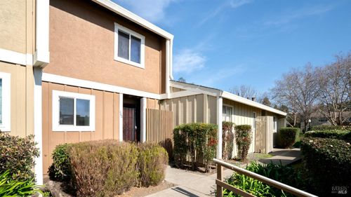 580 Santa Alicia Dr, Rohnert Park, CA, 94928-3248 | Card Image