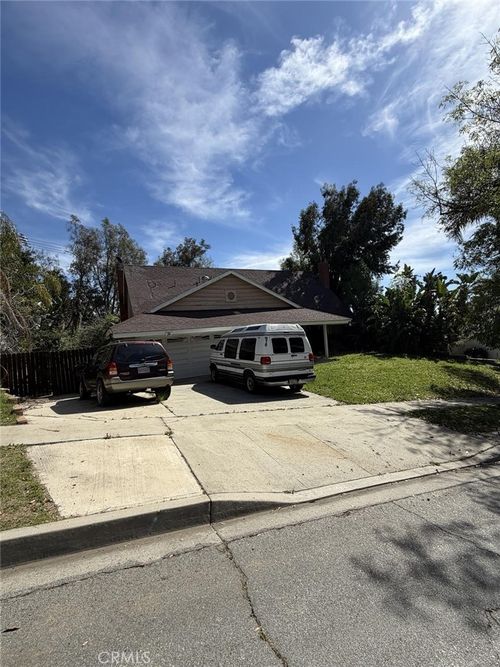 2821 La Praix St, Highland, CA, 92346-1930 | Card Image