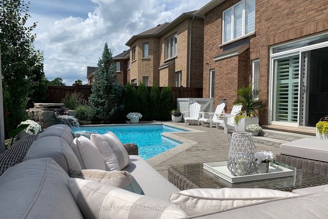 729 Wettlaufer Terr, House other with 5 bedrooms, 4 bathrooms and 2 parking in Milton ON | Image 41