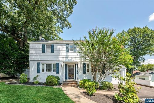 83 Cranford Pl, Teaneck, NJ, 07666-4704 | Card Image