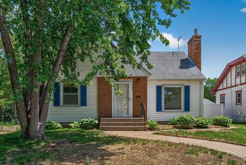 4706 Girard Ave N, Minneapolis, MN, 55430-3523 | Card Image