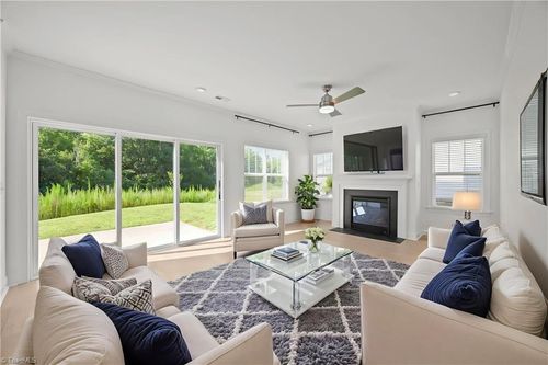 1745 Eastover Dr, Kernersville, NC, 27284-4020 | Card Image