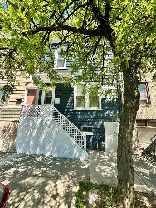129 W Allen St, Allentown, PA, 18102-5150 | Card Image