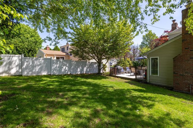 7 Garnet Ln, House other with 4 bedrooms, 2 bathrooms and 2 parking in Plainview NY | Image 22