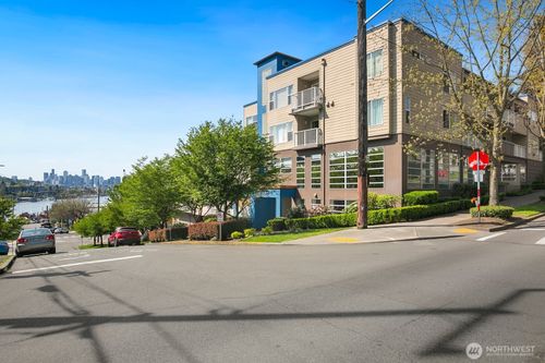apt-402-3919 Latona Ave Ne, Seattle, WA, 98105-6860 | Card Image