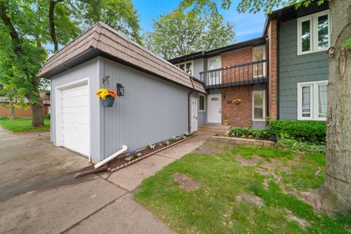 13 Cypress Sq, Elgin, IL, 60123-2723 | Card Image