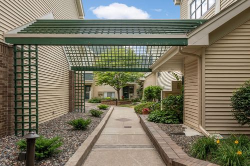 apt-2302-7621 Edinborough Way, Edina, MN, 55435-5276 | Card Image