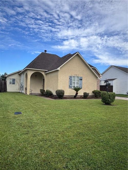 1721 English Colony Dr, La Place, LA, 70068-2832 | Card Image