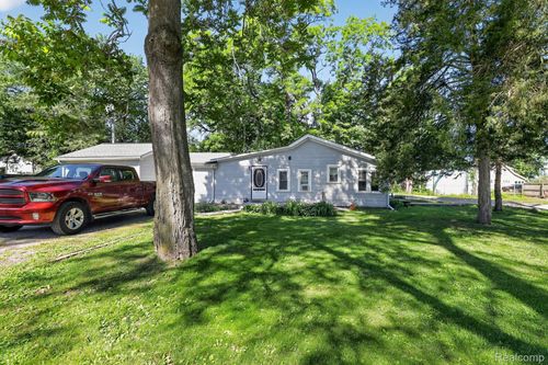 128 Front Dr, Whitmore Lake, MI, 48189-8238 | Card Image