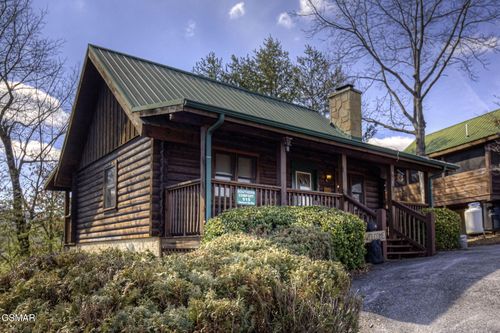 515 Chickasaw Gap Way, Pigeon Forge, TN, 37863 | Card Image