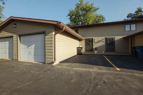 b-1535 Witzel Avenue, OSHKOSH, WI, 54902 | Card Image