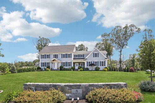 8 Spring Hill Farm Rd, Wenham, MA, 01984-5201 | Card Image