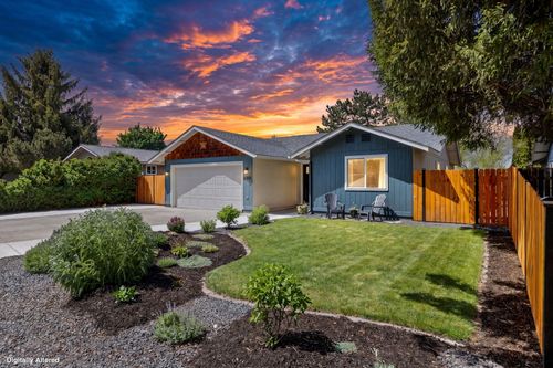 1255 Sw 28th St, Redmond, OR, 97756-7875 | Card Image