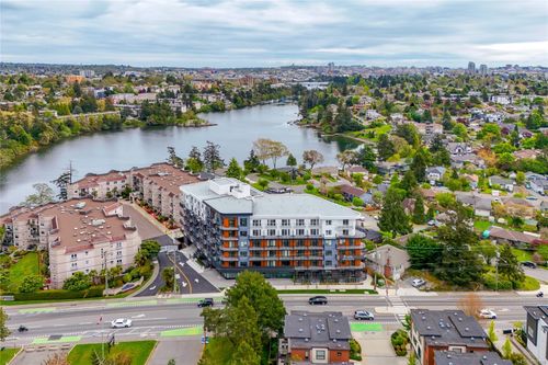 208-1075 Tillicum Rd, Esquimalt, BC, V9A2A4 | Card Image