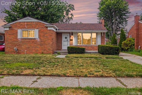 8363 Darlene St, Warren, MI, 48093-2883 | Card Image