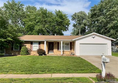 2828 Olde Gloucester Dr, Saint Charles, MO, 63301-1530 | Card Image