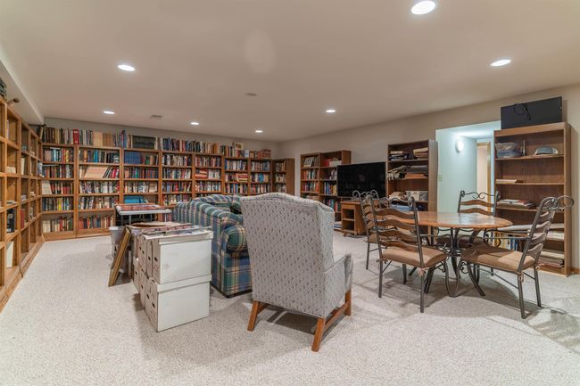 2912 W 4 Th St, Condo with 3 bedrooms, 2 bathrooms and null parking in Cedar Falls IA | Image 22