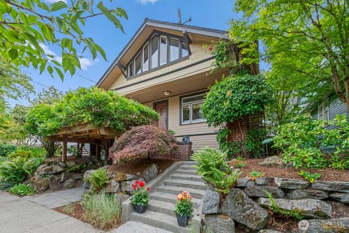 4628 Sunnyside Ave N, Seattle, WA, 98103-6941 | Card Image
