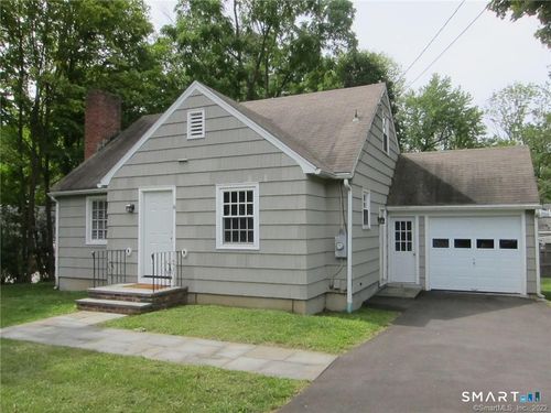8 Rochambeau Ave, Ridgefield, CT, 06877-4022 | Card Image