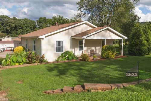 2635 Brushy Mountain Rd, Wilkesboro, NC, 28697-8412 | Card Image