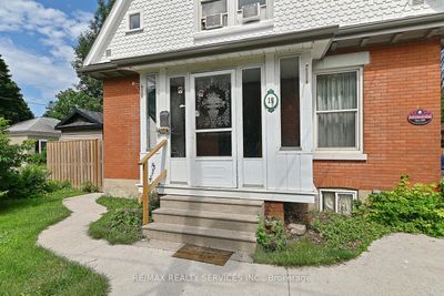 18 David St, House other with 3 bedrooms, 3 bathrooms and 6 parking in Brampton ON | Image 2