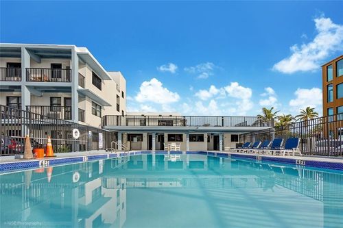 5d-321 Wilson St, Hollywood, FL, 33019-3607 | Card Image