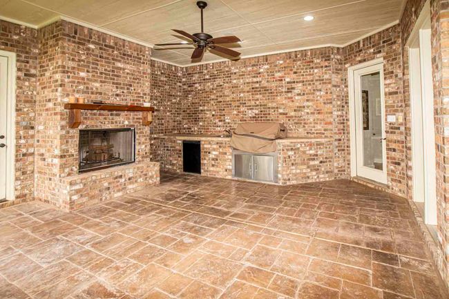 Outdoor kitchen and fireplace | Image 37