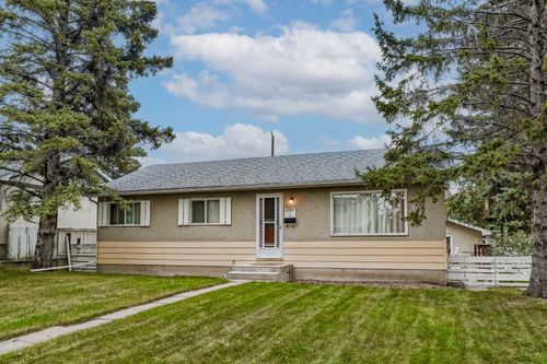 4928 45 Street Sw, Calgary, AB, T3E3W4 | Card Image