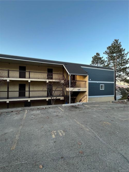 3-1810 Summit Dr, Kamloops, BC, V2E2C7 | Card Image