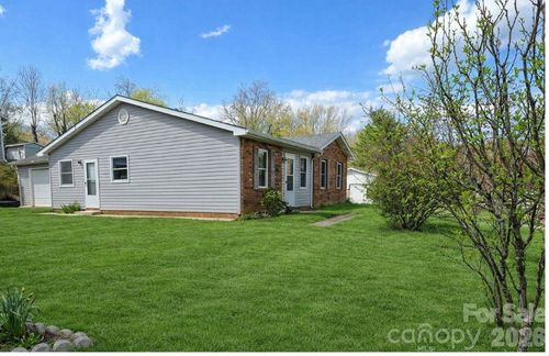 20 Mount Carmel Dr, Asheville, NC, 28806-2117 | Card Image