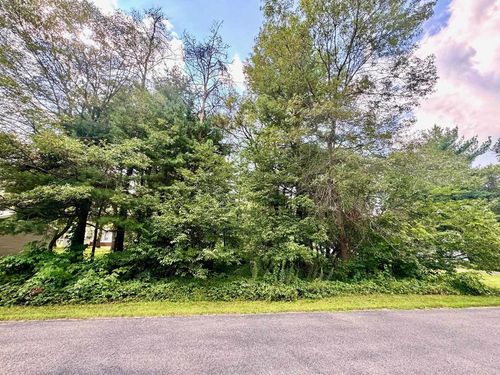 143 Arbor Dr, Wisconsin Dells, WI, 53965-8384 | Card Image