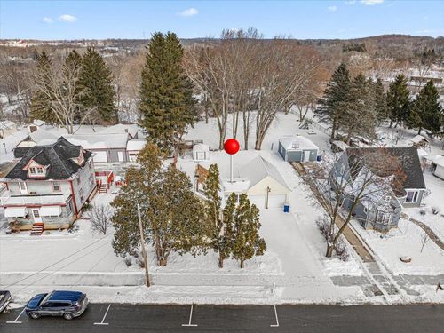 300 W Main Street, Newburg, WI, 53090 | Card Image