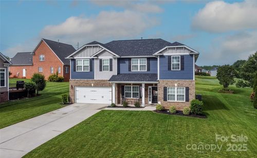 137 Tenth Green Ct, Statesville, NC, 28677-9768 | Card Image