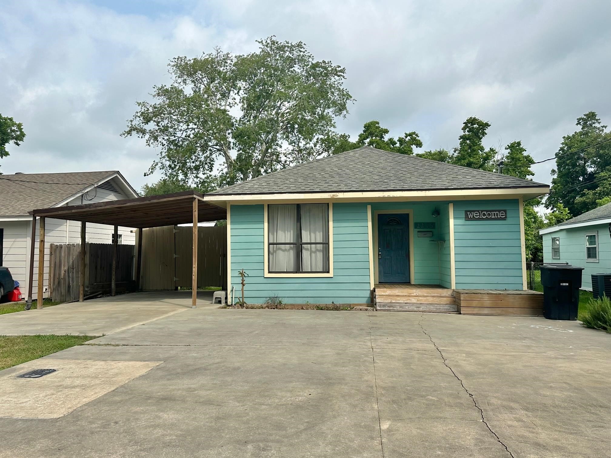 Avenue B , Nederland, TX 77627
