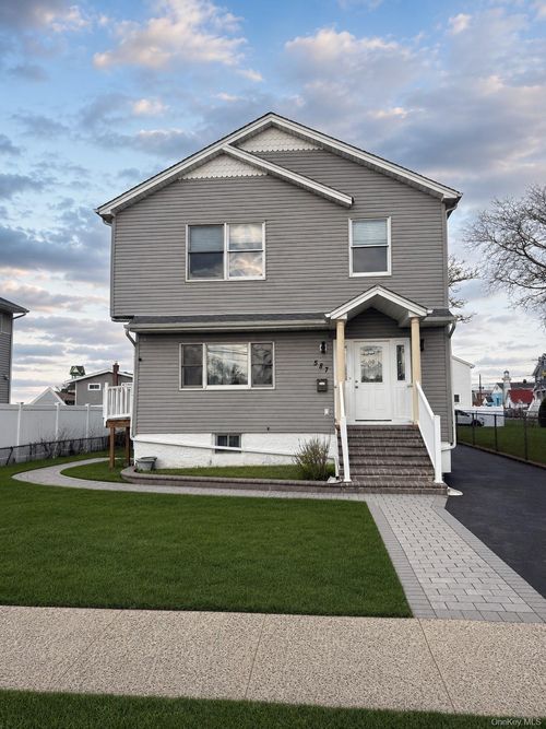 587 Miller Ave, Freeport, NY, 11520-6310 | Card Image