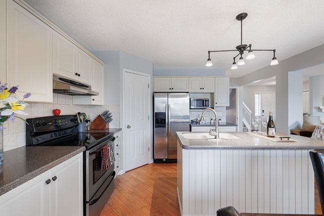 10 Somerglen Crescent Sw, House other with 4 bedrooms, 3 bathrooms and 4 parking in Calgary AB | Image 8