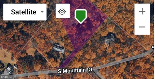 4825 S Mountain Dr, Emmaus, PA, 18049-4510 | Card Image