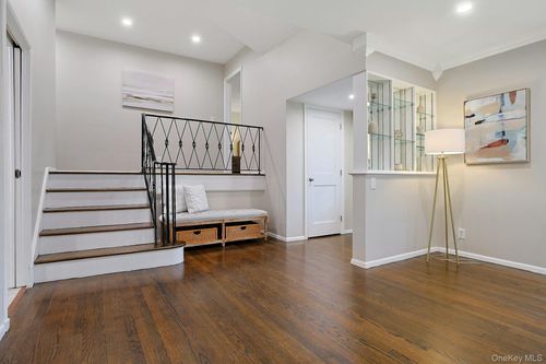 2 Doris Dr, Scarsdale, NY, 10583-2712 | Card Image