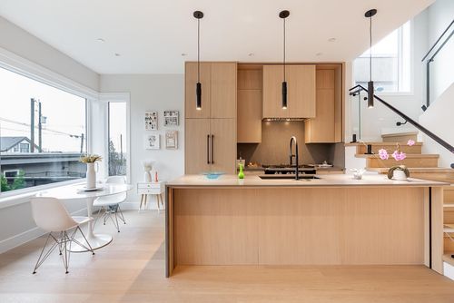 2-3674 Oxford St, Vancouver, BC, V5K1P3 | Card Image