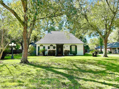 18534 Old Trace Dr, Baton Rouge, LA, 70817-3933 | Card Image
