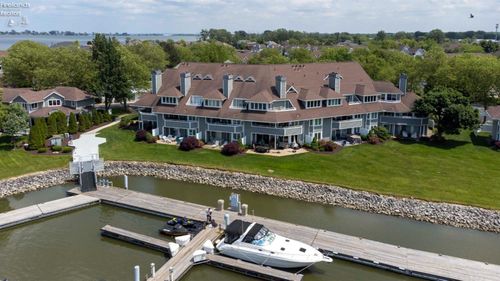 96 Marina Point Dr, Sandusky, OH, 44870-6533 | Card Image