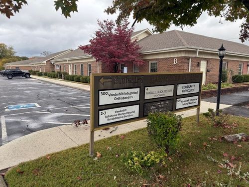 1805 N Jackson St, Tullahoma, TN, 37388-2290 | Card Image