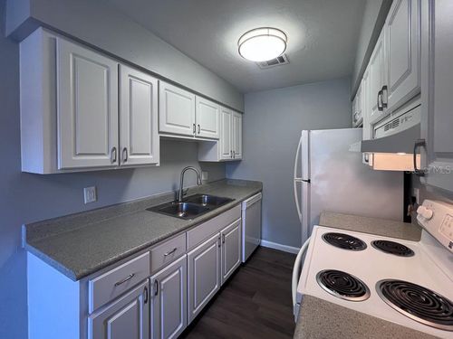 a-2232 39th Dr, GAINESVILLE, FL, 32607-4384 | Card Image