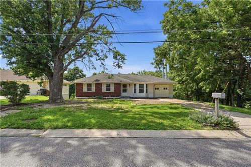 4830 Marsh Ave, Kansas City, MO, 64129-2109 | Card Image