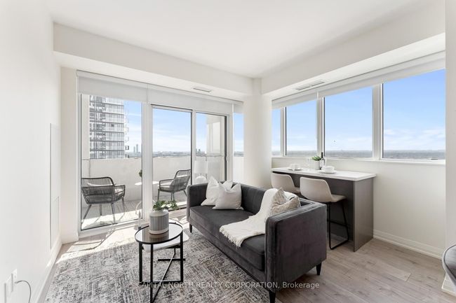 1718 - 9000 Jane St, Condo with 2 bedrooms, 2 bathrooms and 1 parking in Concord ON | Image 12