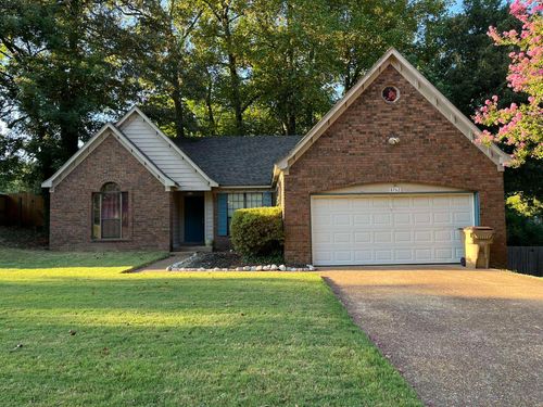 5762 Riverhead Ave, Memphis, TN, 38135-1466 | Card Image