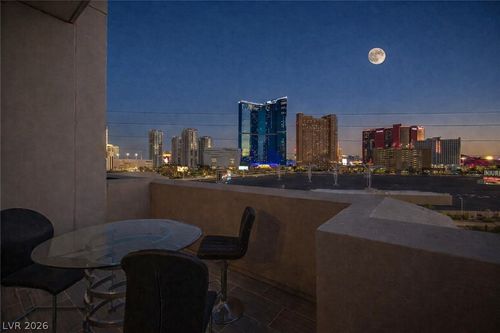 501-200 W Sahara Ave, Las Vegas, NV, 89102-5002 | Card Image