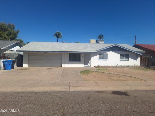 8123 N 41st Dr, Phoenix, AZ, 85051-5702 | Card Image